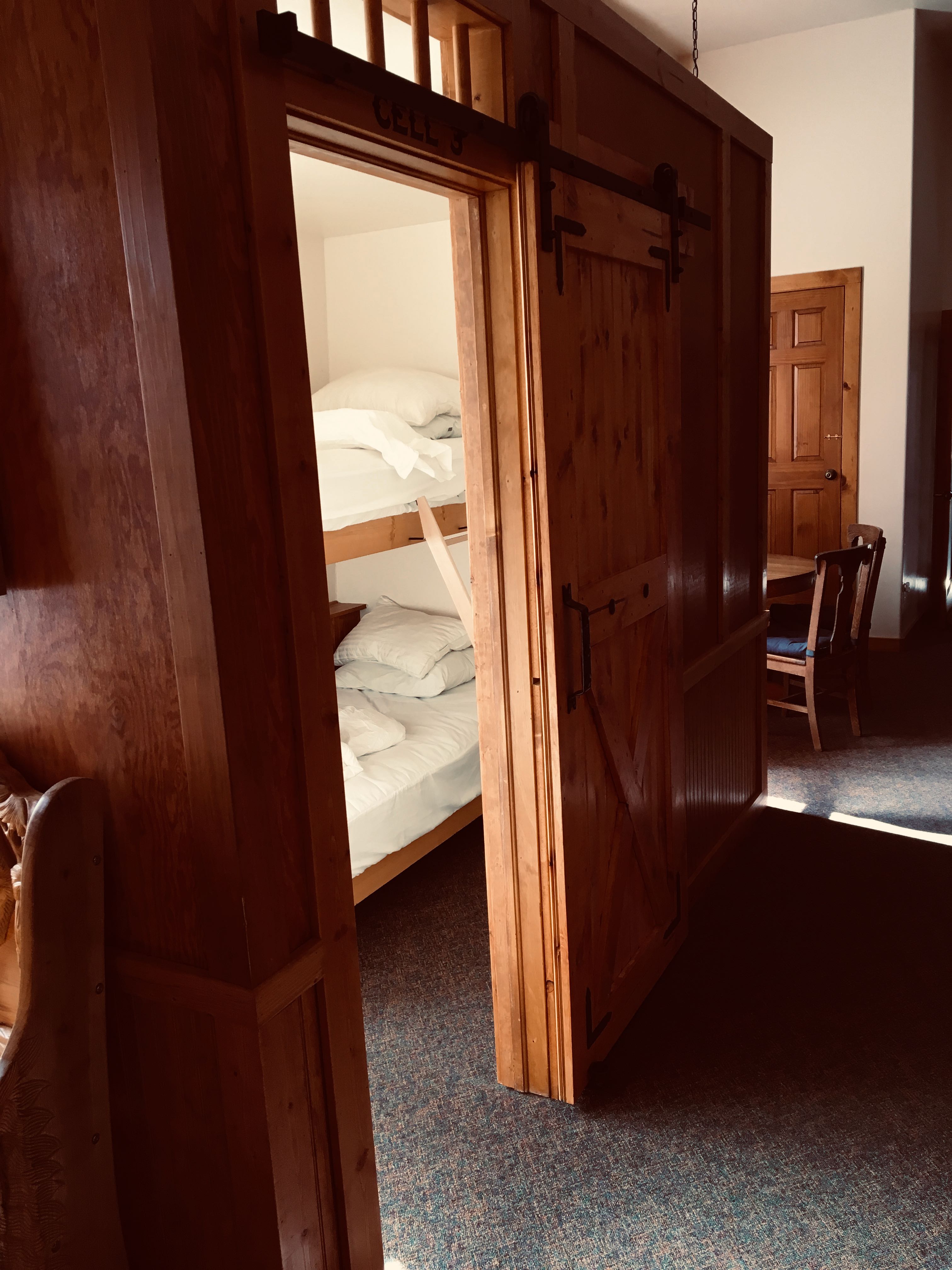 Room image 4